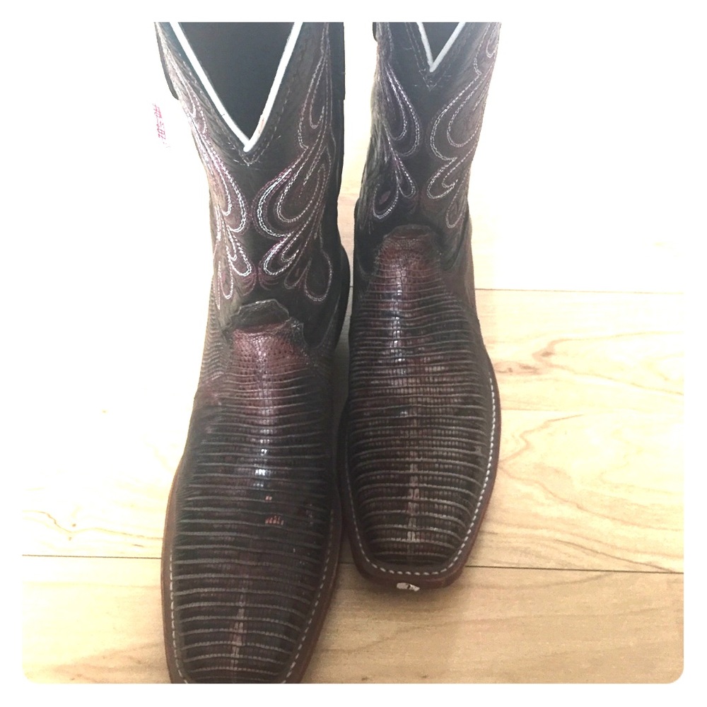Women’s 7B Tony Lama cowboy boots